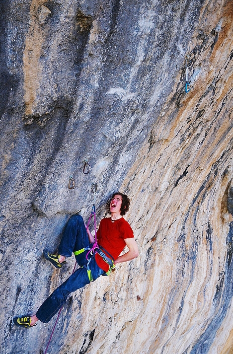 Адам Ондра (Adam Ondra) на маршруте "La Dura Dura"