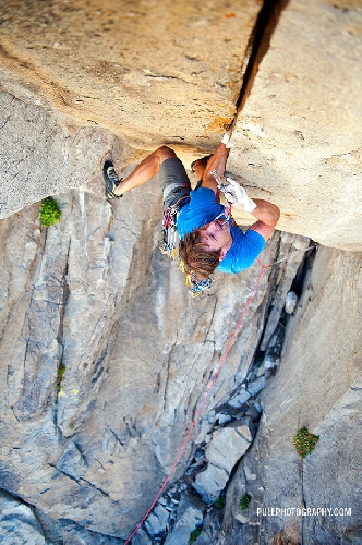 Andy Merriman на маршруте "Vice Grips" (5.11d++), Этот маршрут считался труднейшим в мире, когда он был впервые пройден в 1969/1970 годах