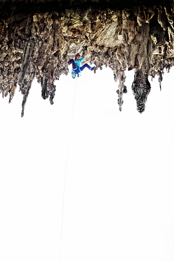 Whitney Boland на маршруте La Banda del Bucho (5.12b).