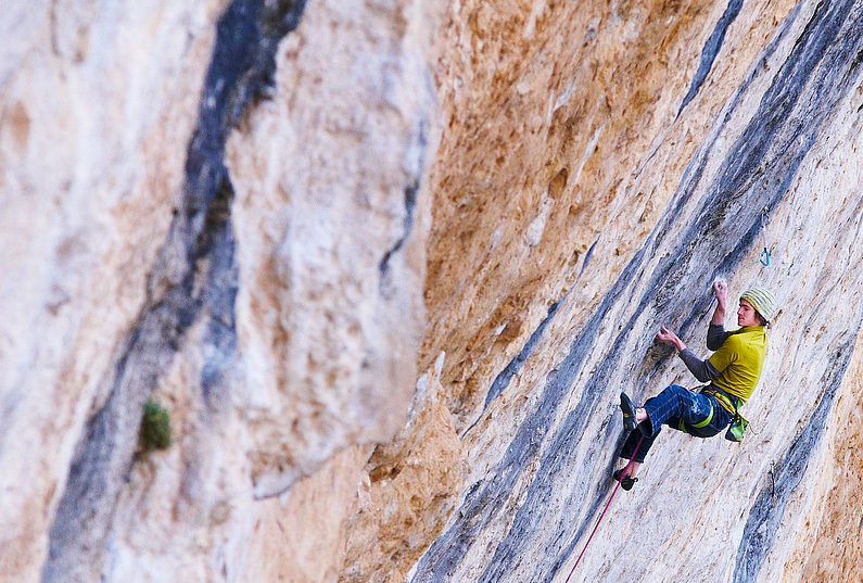 Адам Ондра (Adam Ondra) на маршруте "La Dura Dura"