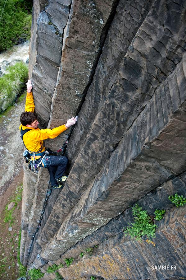 Alex Chabot на маршруте "Doudouk" (5.10d), ущелье Garni 