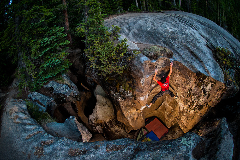 Ben Spannuth на боулдеринге "Time Out of Corner" (V6). Фото Will Hummel.