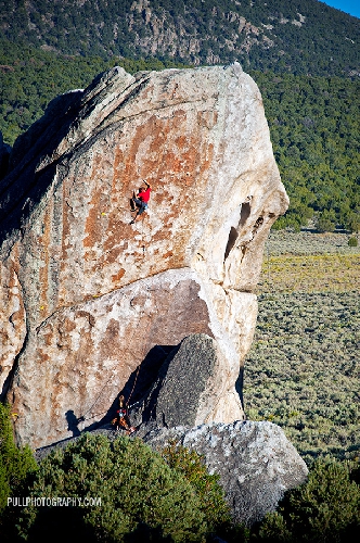 Adams на маршруте "Meningitis" (5.12a)