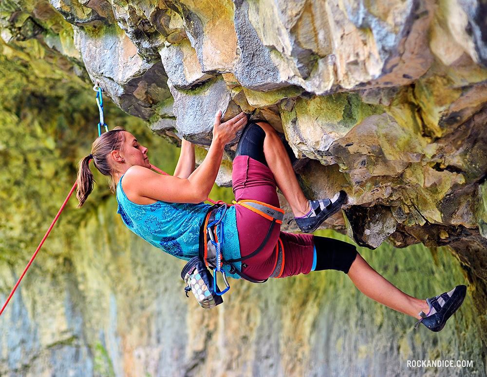 Jenn Vennon на маршруте "Dumpster Barbeque" (5.13c), Colorado.