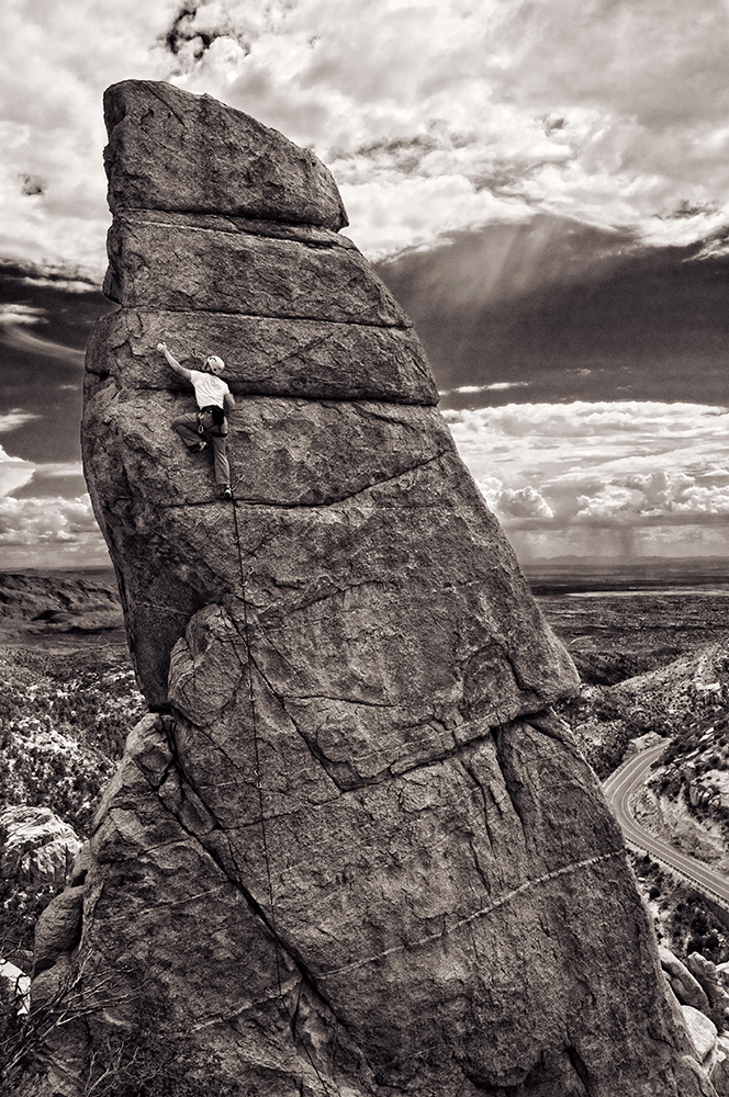 John Hinrichsen на маршруте "Casanova" (5.11-), Mount Lemon, Аризона