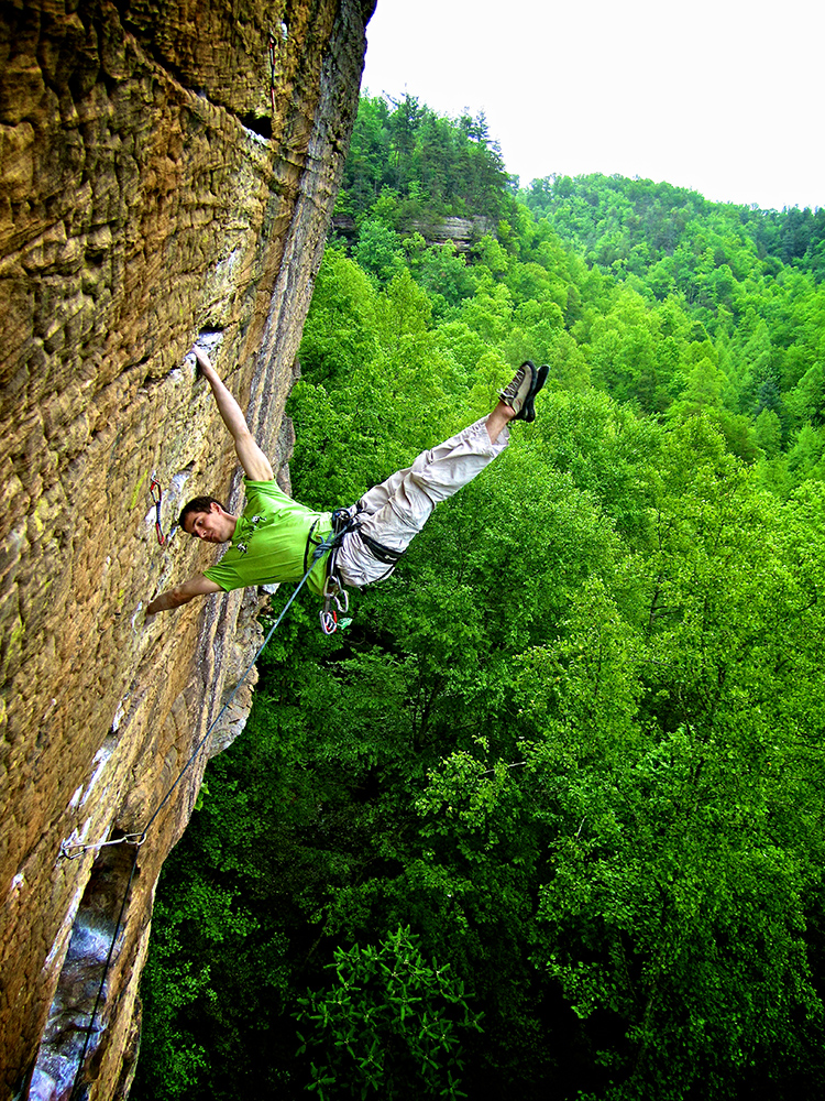  Joe Simonsen на маршруте "Solarium" (5.11c), Muir Valley, Red River Gorge, Кентуки