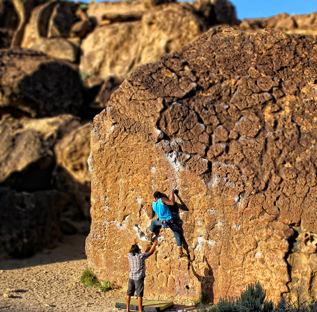 Маршрут "Solarium" (V4) в The Happy Boulders, Bishop, Калифорния