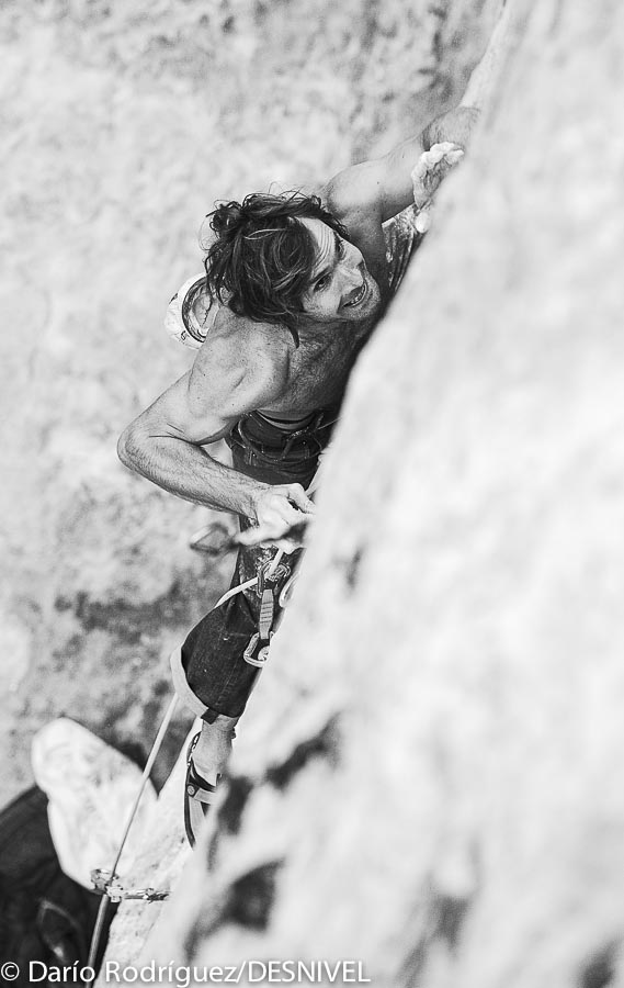 Крис Шарма  (Chris Sharma) на маршруте “La dura dura” 9b+ 