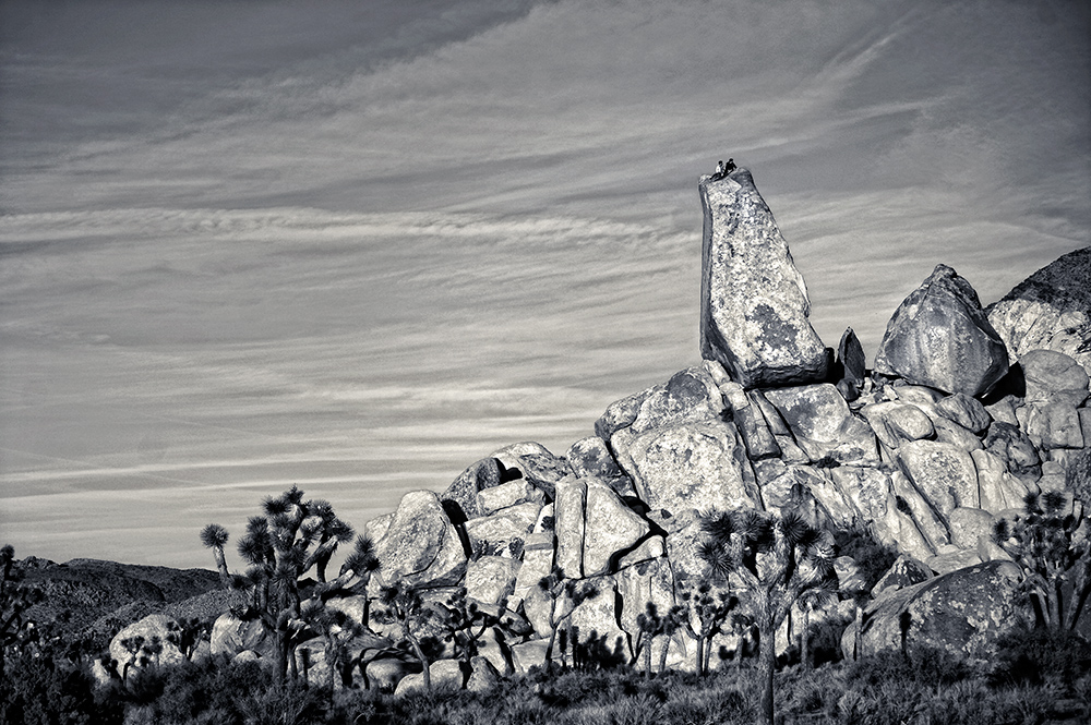 Минуты блаженства на вершине Headstone, Joshua Tree National Monument, Калифорния