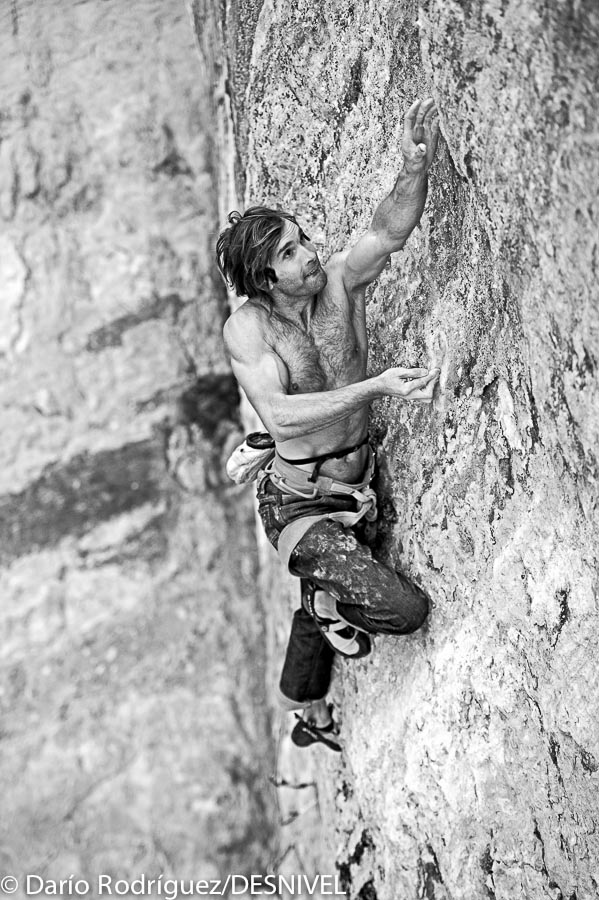 Крис Шарма  (Chris Sharma) на маршруте “La dura dura” 9b+