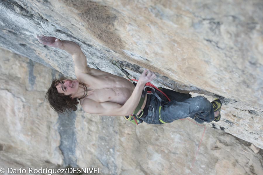 Адам Ондра (Adam Ondra) на маршруте "La Dura Dura" в Испании 