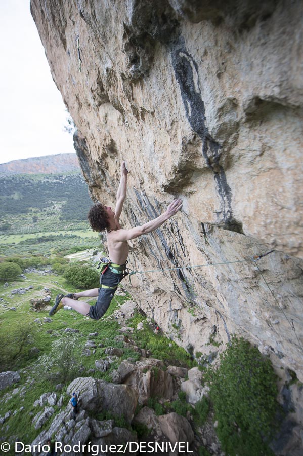 Адам Ондра (Adam Ondra) на маршруте "Somos Cromosomos" 