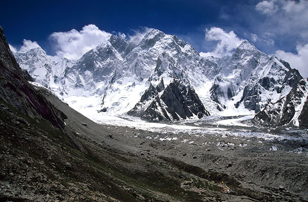 Слева направо - Hassin, K6 (она же - Baltistan Peak, 7282), K6-West (7040), Kapura (6544)