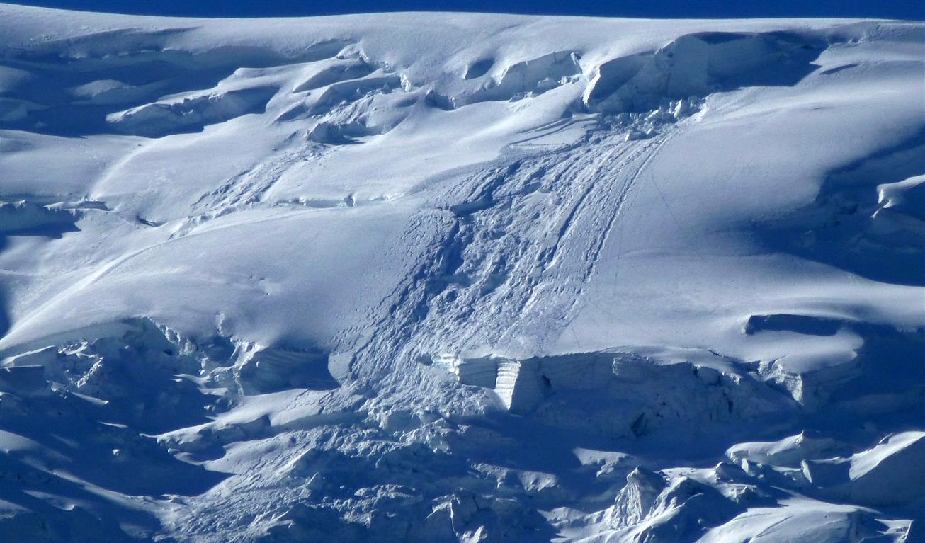  лавина на  Монблан дю Такюл (Mont-Blanc du Tacul). 13 августа 2013 года