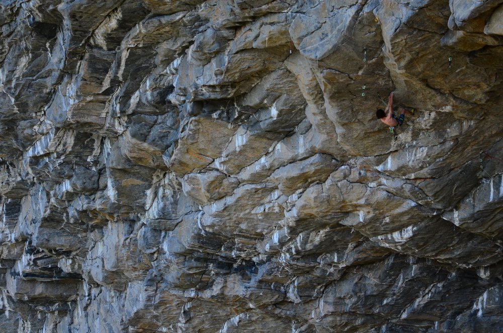 Адам Ондра (Adam Ondra), первопрохождение сложнейшего в мире маршруте "Move" 9b/+. 22 августа 2013 года 