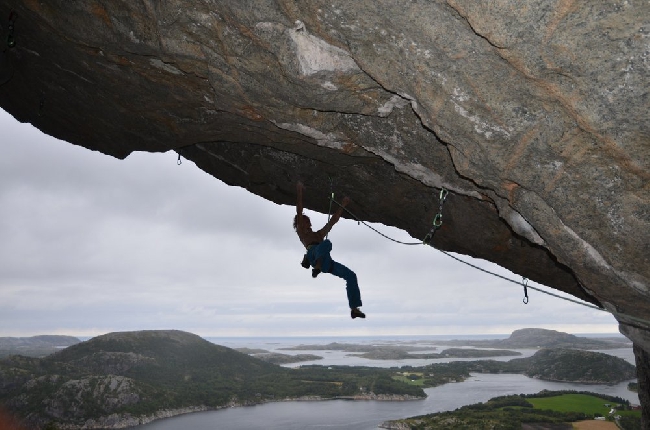 Адам Ондра (Adam Ondra), первопрохождение сложнейшего в мире маршруте "Move" 9b/+. 22 августа 2013 года 