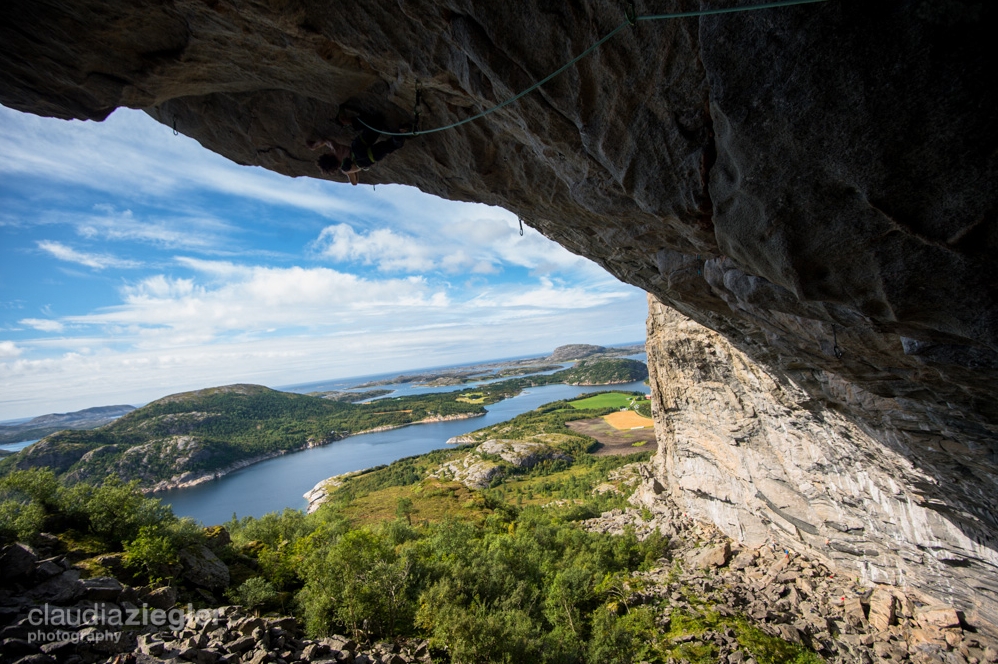 Адам Ондра (Adam Ondra), первопрохождение сложнейшего в мире маршруте "Move" 9b/+. Фото  Claudia Ziegler. 22 августа 2013 года 