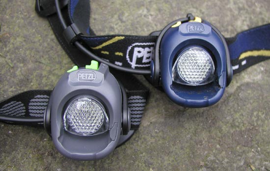 Налобные фонарики Petzl Myo XP (слева - новая модель; справа- предыдущая)