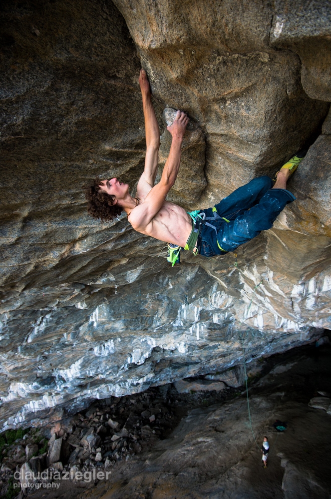 Адам Ондра (Adam Ondra), первопрохождение сложнейшего в мире маршруте "Move" 9b/+. Фото  Claudia Ziegler. 22 августа 2013 года 