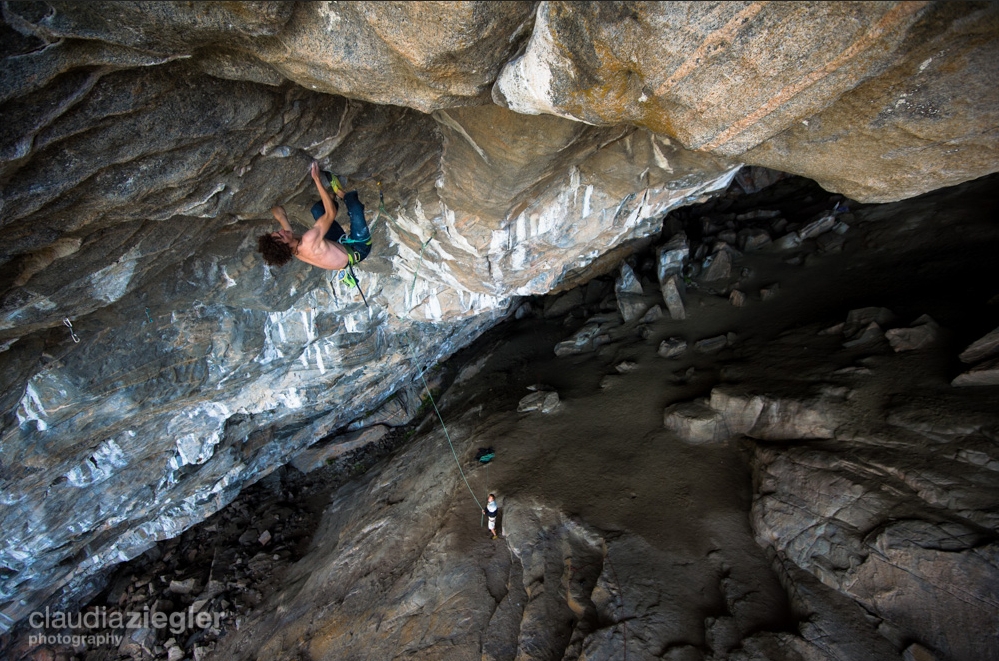 Адам Ондра (Adam Ondra), первопрохождение сложнейшего в мире маршруте "Move" 9b/+. Фото  Claudia Ziegler. 22 августа 2013 года 