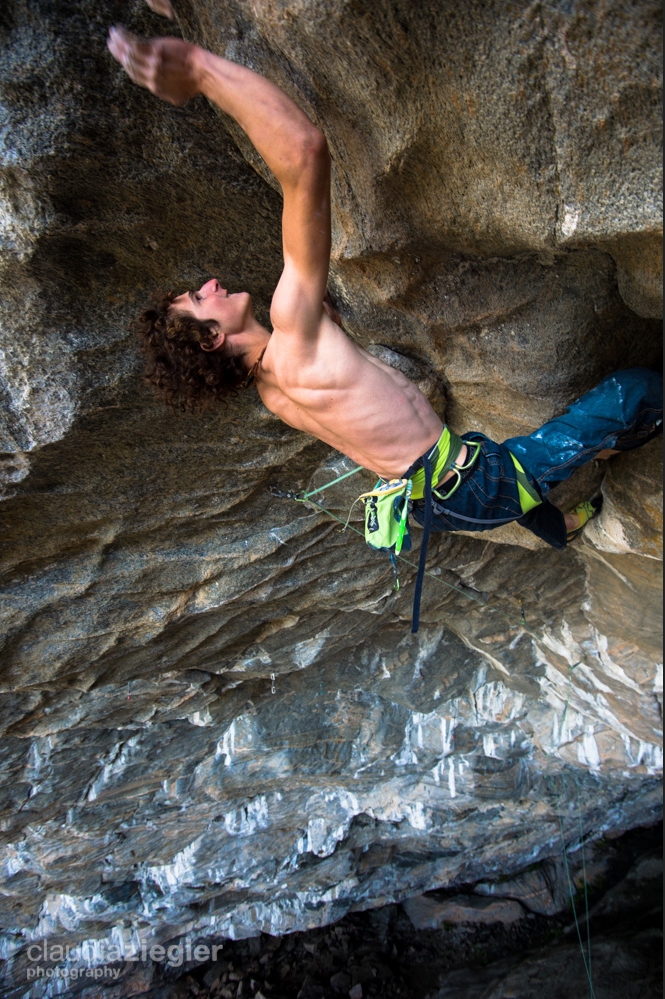 Адам Ондра (Adam Ondra), первопрохождение сложнейшего в мире маршруте "Move" 9b/+. Фото  Claudia Ziegler. 22 августа 2013 года 