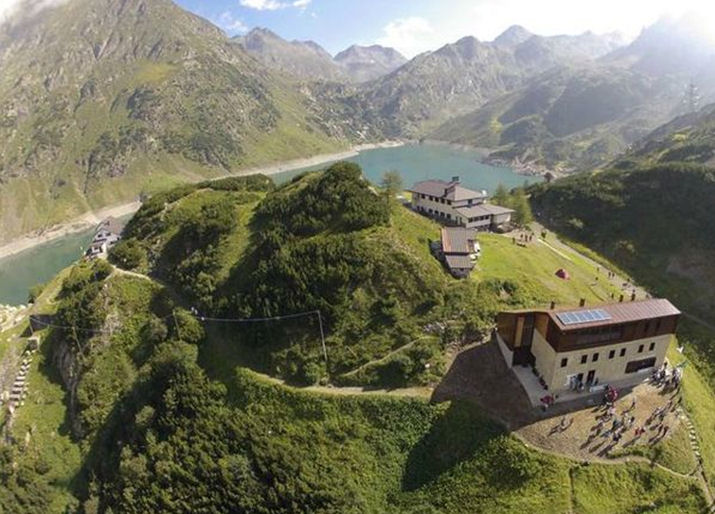 старейшая в Европе горная хижина Куро (Rifugio Curo)