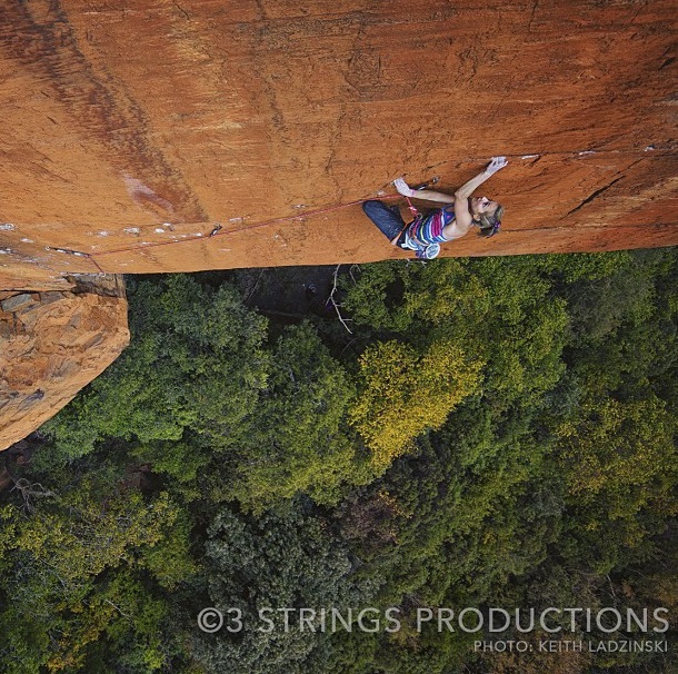 Саша ДиЖулиан (Sasha DiGiulian) в ЮАР. Маршрут  Rolihlahla в Waterval Boven.