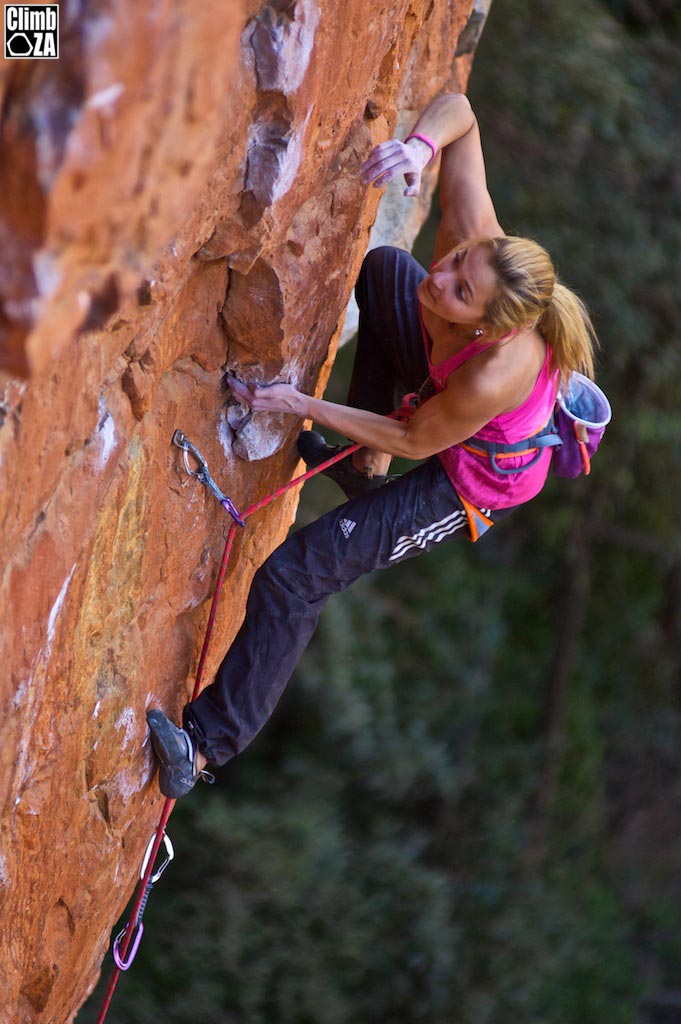  Саша ДиЖулиан (Sasha DiGiulian) на маршруте "Godzilla" (32/8b) в Waterval Boven, ЮАР