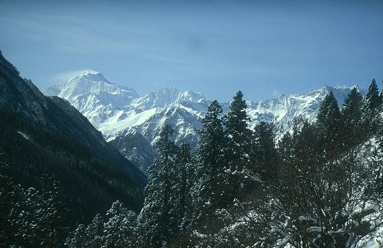 Восточная стена горы Сайпал (Mount Saipal, 7031м). Вид с долины Chhungsa Khola в регионе Humla.