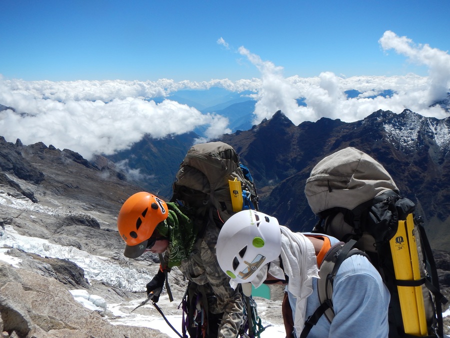 Салкантай (Salkantay, 6279 м). начало восхождения к высотному лагерю 