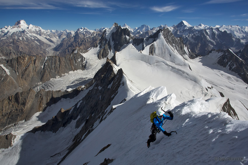  На северном хребте пика Дрифика. Вид на Masherbrum, K2, Broad Peak, Chogolisa