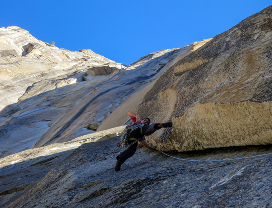 Алекс Хоннольд (Alex Honnold) в рекордном прохождении маршрута Excalibur (A3 5.8) на Эль Капитане