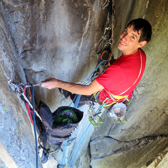 Алекс Хоннольд (Alex Honnold) в рекордном прохождении маршрута Excalibur (A3 5.8) на Эль Капитане