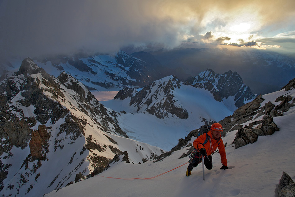 Июль: Джефф Мерсье (Jeff Mercier) на Aiguille d