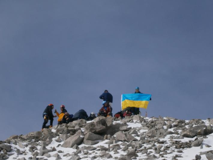 Восхождение на пик Шевченко в честь 200-летия великого кобзаря