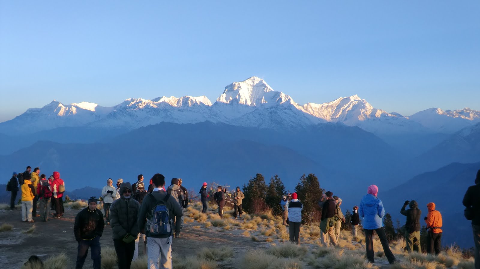  Панорамный вид на Аннапурну и Дхаулагири с вершины горы Пун Хилл (Poon Hill, 3200м)