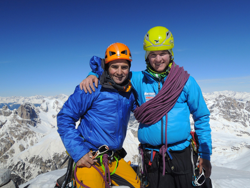 Ули Штек (Ueli Steck) и Михи Воллебен (Michi Wohlleben) на вершине Чима Овест ди Лаваредо (Cima Ovest)