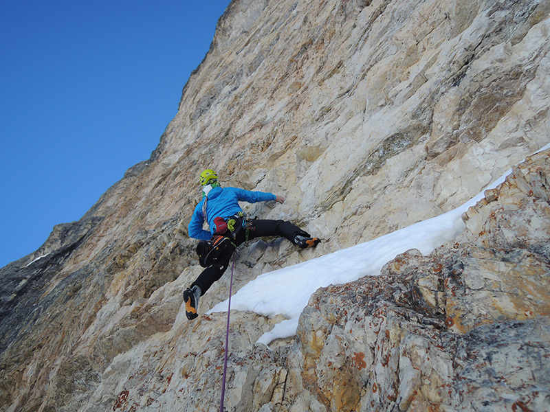 Ули Штек (Ueli Steck) и Михи Воллебен (Michi Wohlleben) на маршруте Эмилио Комичи на Чима Гранде (Cima Grande)