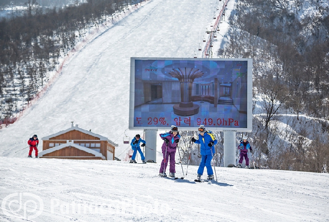 горнолыжный курорт Масик-Рён на склонах перевала Masik Pass в Северной Корее. (Patitucci Photo) 