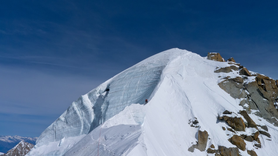 У вершины Эгиюй Верт (Naia-Aiguille Verte, 4122 м)