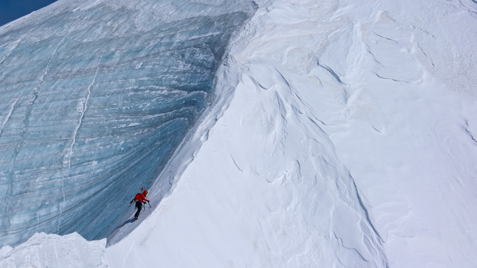 У вершины Эгиюй Верт (Naia-Aiguille Verte, 4122 м)