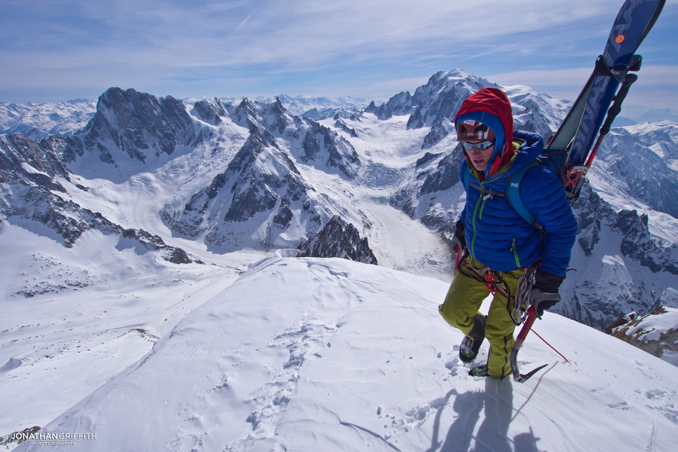 У вершины Эгиюй Верт (Naia-Aiguille Verte, 4122 м)