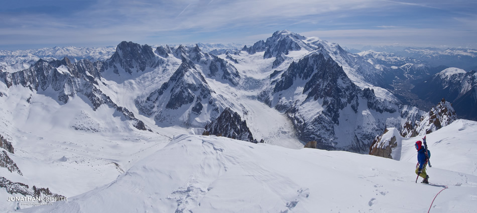 У вершины Эгиюй Верт (Naia-Aiguille Verte, 4122 м)