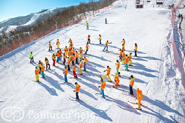 горнолыжный курорт Масик-Рён на склонах перевала Masik Pass в Северной Корее. (Patitucci Photo) 