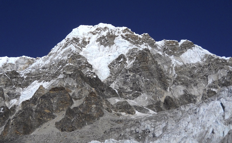 Вид на пик Зему (Zemu Gap Peak  / Zemu Peak / Зему Гап Пик) с юга, с ледника Зему