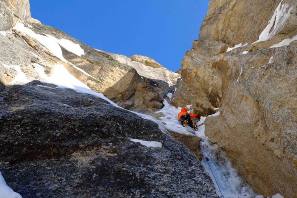 Впервые альпинисты покорили вершину Пик Пирамида (Pyramid Peak) на Аляске