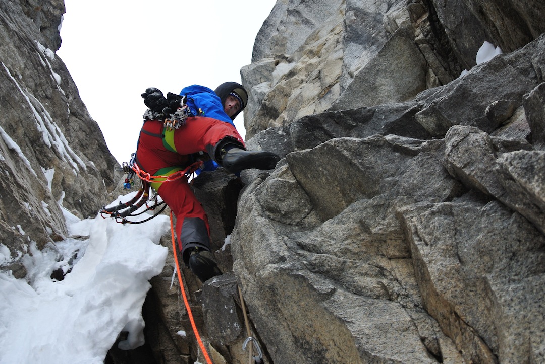 Бен Эрдман (Ben Erdmann) на маршруте SnickleFritz (5.9 A2 M5 80° 460 метров) 