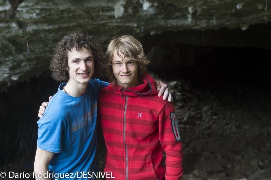 Адам Ондра (Adam Ondra) и Mikel Linacisoro, который прошел сложность 8с+ в 13 лет