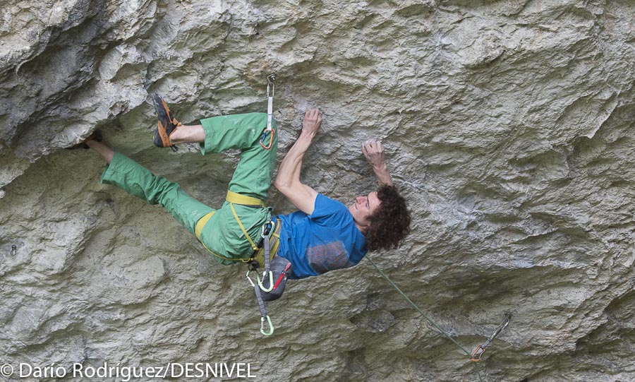 Адам Ондра (Adam Ondra) в своей четвертой попытке прохождения маршрута "Iñi Ameriketan" сложности 9а,