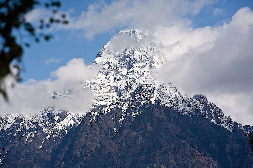 Peak 5904, Basum tso /Basong Lake/, Nyainqentanglha East range.